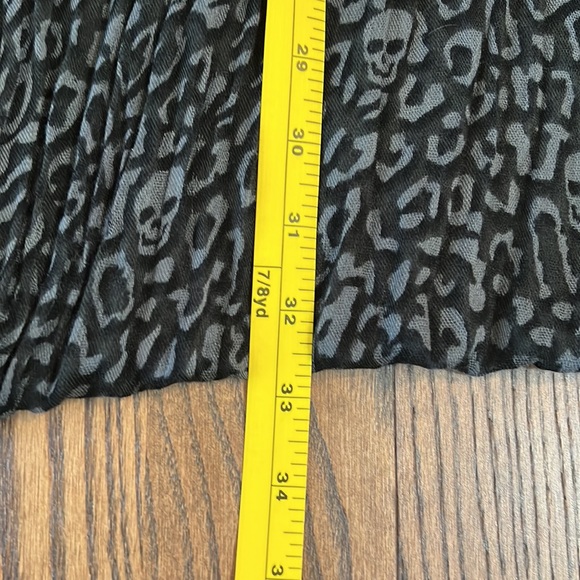 Skull Infinity Scarf - Picture 6 of 7